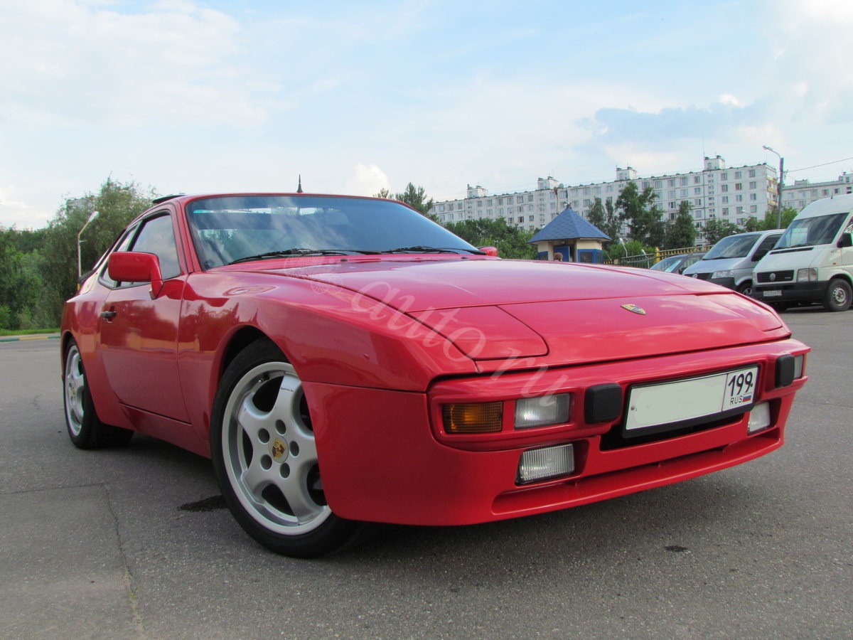Porsche 944.jpg