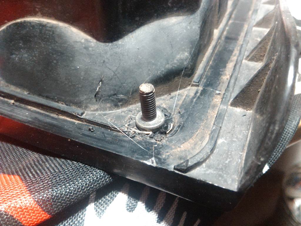 Вплавить, разогрев паяльником